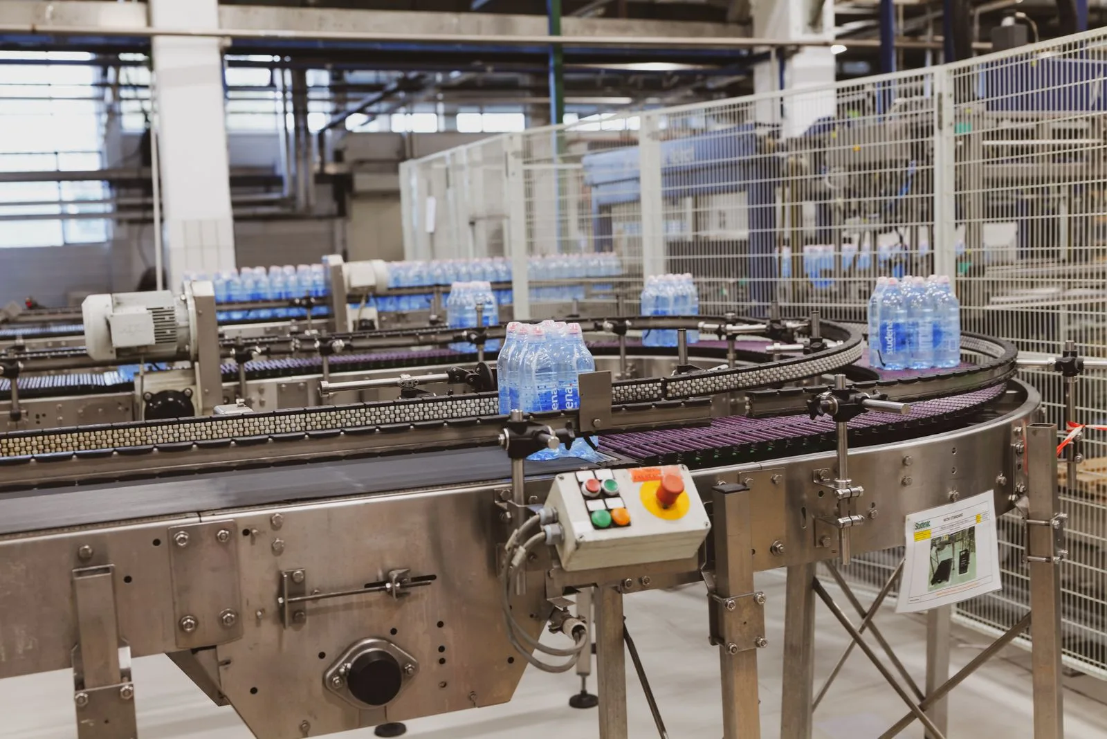 Línea de embotellado automatizada